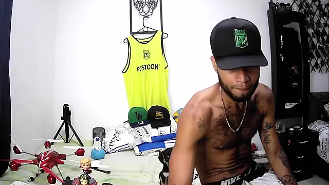 AXionX online show from November 7, 2025, 9:47 am