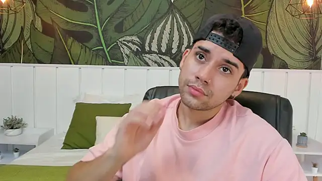 Mike montoya01 online show from November 13, 2025, 3:49 pm