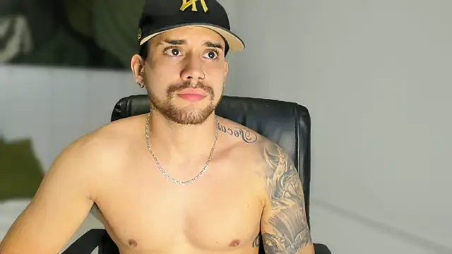 Mike montoya01 online show from November 27, 2025, 1:50 am