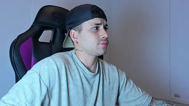 Mike montoya01 online show from December 5, 2025, 12:26 pm