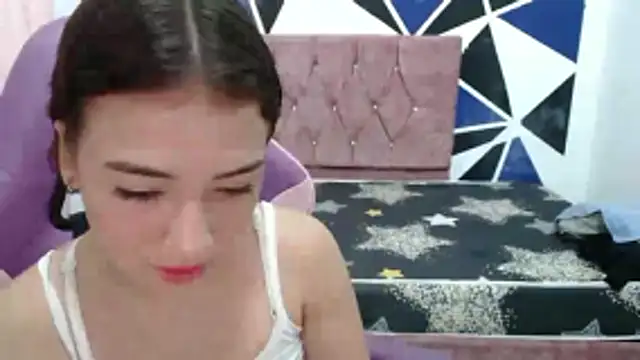 scarleth18 online show from October 31, 2025, 2:41 am