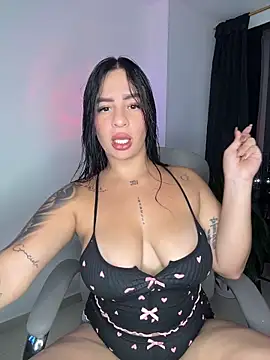 Snapshot of Emily_Kurth23 chatting on November 21, 2025, 12:20 am Emily Kurth23 online show from November 21, 2025, 12:20 am