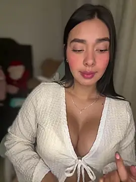 MiaSofia   online show from April 21, 2026, 5:58 am