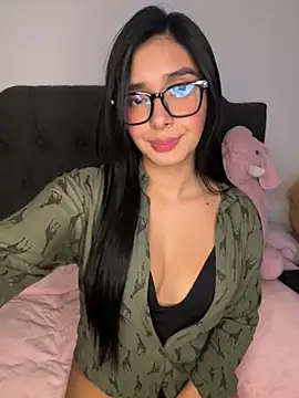 MiaSofia   online show from November 4, 2025, 3:54 am