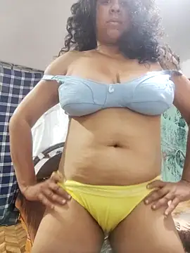 Snapshot of Karenmtroconiz chatting on December 15, 2025, 2:56 pm Karenmtroconiz online show from December 15, 2025, 2:56 pm