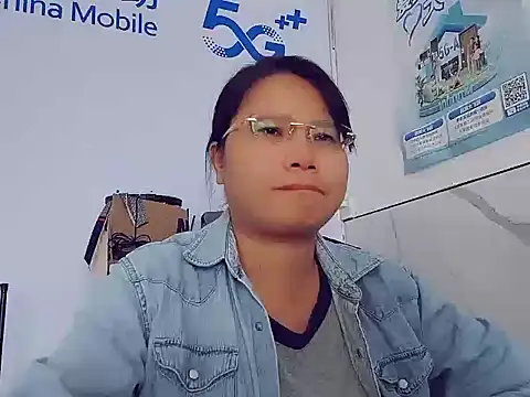 Snapshot of Rose-128 chatting on October 24, 2025, 4:11 am Rose-128 online show from October 24, 2025, 4:11 am