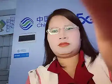 Snapshot of Rose-128 chatting on October 20, 2025, 6:37 am Rose-128 online show from October 20, 2025, 6:37 am