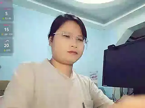 Snapshot of Rose-128 chatting on October 29, 2025, 8:13 am Rose-128 online show from October 29, 2025, 8:13 am