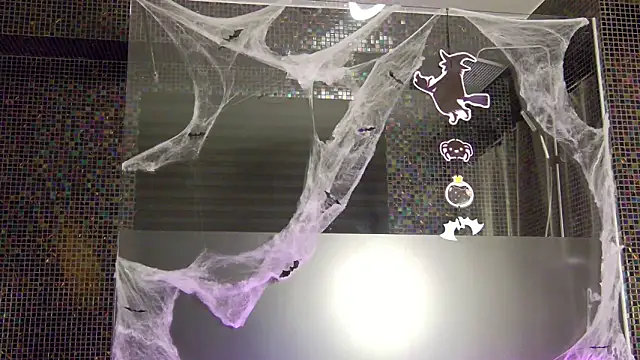 LisFowler online show from October 26, 2025, 4:02 am