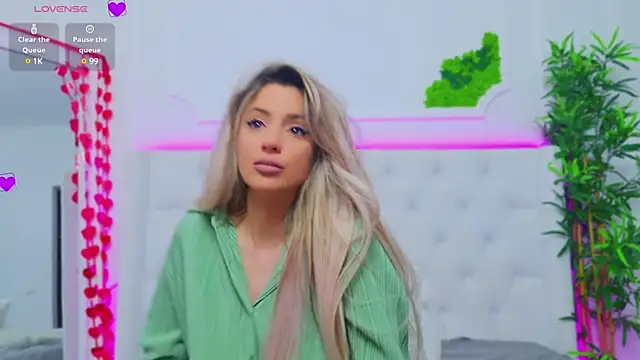 AriannaSins online show from March 18, 2025, 7:55 pm