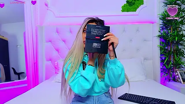 AriannaSins online show from February 2, 2026, 12:59 pm