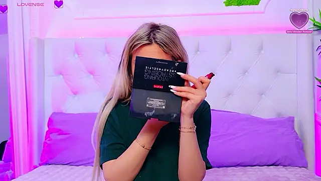 AriannaSins online show from March 12, 2026, 1:04 pm