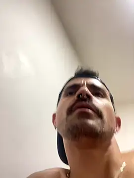 Snapshot of Felipinh19cm chatting on December 14, 2025, 10:21 am Felipinh19cm online show from December 14, 2025, 10:21 am