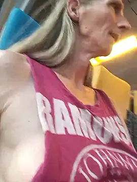 Snapshot of Cheryl_F chatting on May 28, 2026, 4:46 pm Cheryl F online show from May 28, 2026, 4:46 pm