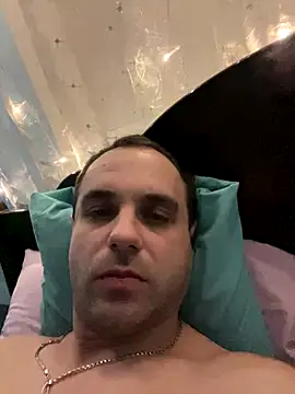 Snapshot of AndyLynn chatting on December 15, 2025, 6:58 pm AndyLynn online show from December 15, 2025, 6:58 pm