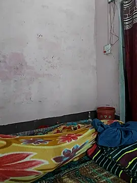 Snapshot of sweet_couple99 chatting on December 5, 2025, 4:33 am sweet couple99 online show from December 5, 2025, 4:33 am