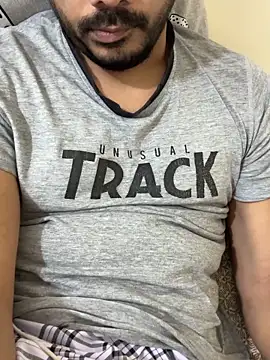 Handsome8677 online show from November 15, 2025, 9:41 pm