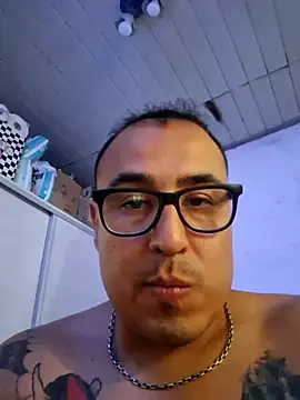 Snapshot of Rueditasss chatting on December 5, 2025, 7:23 pm Rueditasss online show from December 5, 2025, 7:23 pm