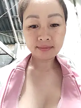 Snapshot of Spring-mky chatting on November 19, 2025, 5:40 am Spring-mky online show from November 19, 2025, 5:40 am