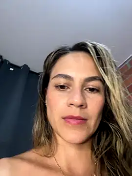 Snapshot of valentina_herrrera chatting on November 12, 2025, 3:43 am valentina herrrera online show from November 12, 2025, 3:43 am