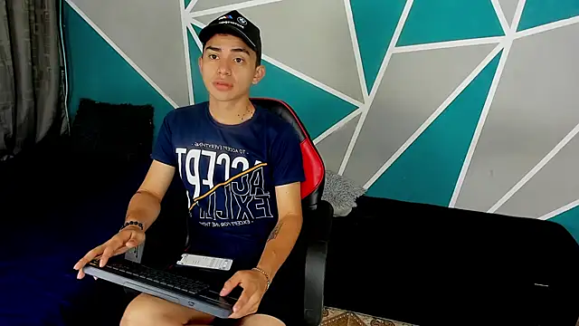 Ruiz2416 online show from October 22, 2025, 11:31 am