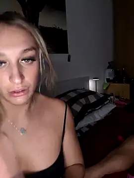 Snapshot of xx_spiceycouple_xx chatting on March 29, 2026, 8:10 pm xx spiceycouple xx online show from March 29, 2026, 8:10 pm