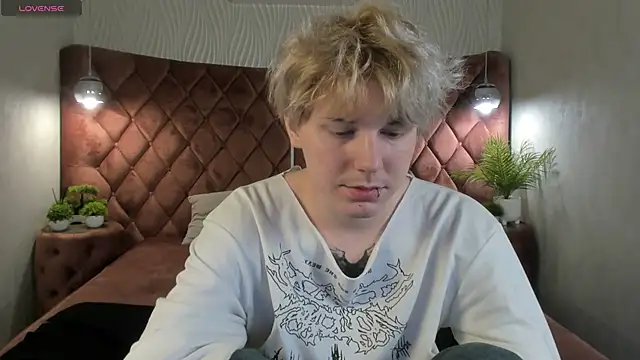 KevinMilky online show from November 20, 2025, 2:40 pm