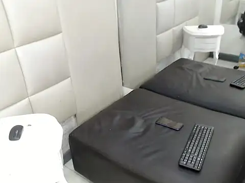 Snapshot of RayStewart_ chatting on November 13, 2025, 4:05 am RayStewart online show from November 13, 2025, 4:05 am