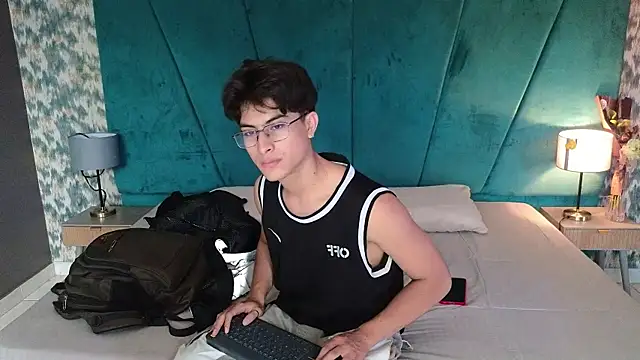 Aaron Eze online show from February 26, 2026, 8:31 pm