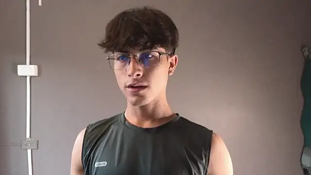 Aaron Eze online show from April 18, 2026, 9:48 pm