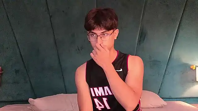 Aaron Eze online show from February 19, 2026, 8:17 pm