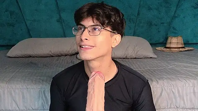 Aaron Eze online show from March 22, 2026, 1:01 pm