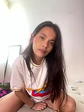 Esmeraldalcl online show from January 16, 2026, 9:08 pm