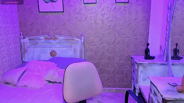 Sara clk online show from March 23, 2026, 8:08 pm