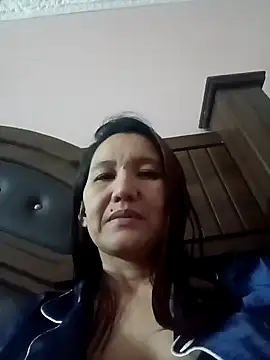 Bigtitsass81 online show from November 13, 2025, 12:31 pm