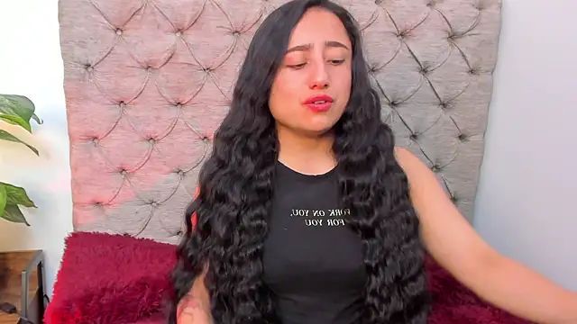 Samanta Fischer online show from November 7, 2025, 11:26 am