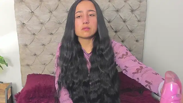 Samanta Fischer online show from November 12, 2025, 11:25 am