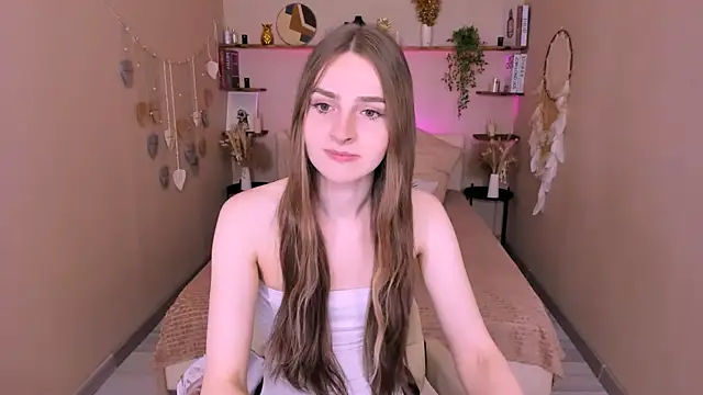 Snapshot of RoxyMorris chatting on May 4, 2026, 8:06 am RoxyMorris online show from May 4, 2026, 8:06 am