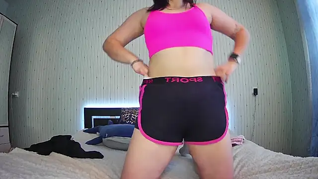 CoupleTwee online show from November 19, 2025, 10:37 am