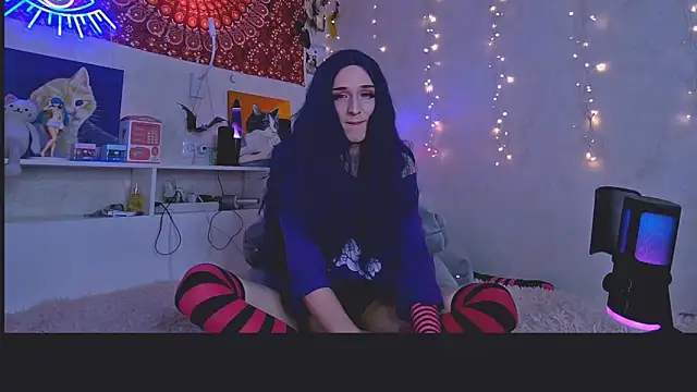 Snapshot of whoalexxa chatting on November 9, 2025, 8:35 pm whoalexxa online show from November 9, 2025, 8:35 pm