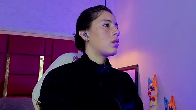 moon winy online show from March 21, 2026, 11:58 am