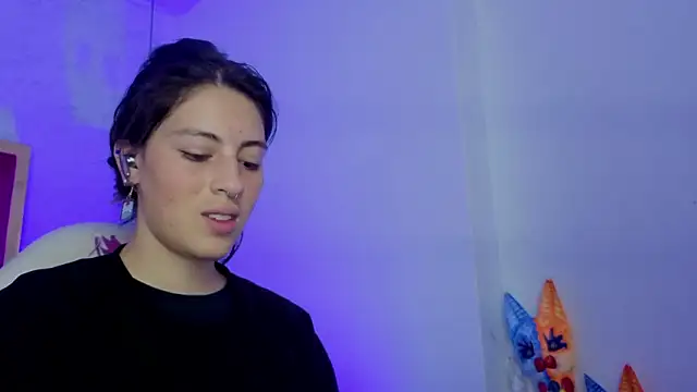 moon winy online show from February 18, 2026, 11:39 am