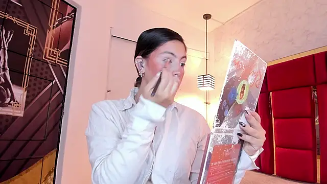 moon winy online show from November 20, 2025, 11:33 am