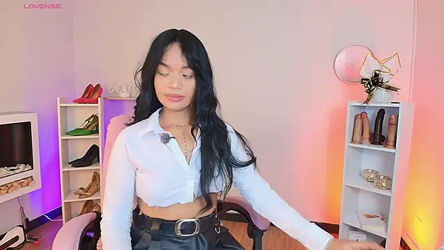 Miss koko  online show from November 15, 2025, 8:02 pm