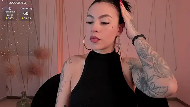 Snapshot of ChristineFord_ chatting on November 27, 2025, 11:54 am ChristineFord online show from November 27, 2025, 11:54 am