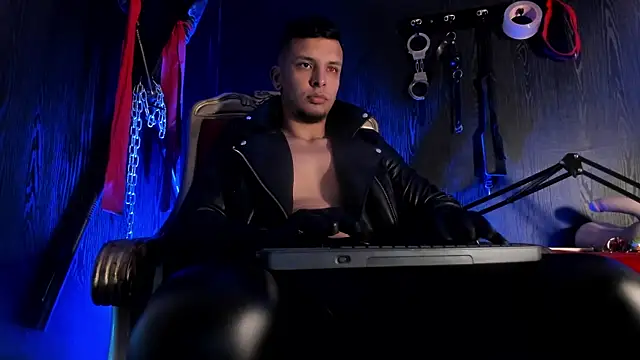 Snapshot of Master_Connor_BDSM chatting on November 5, 2025, 10:57 pm Master Connor BDSM online show from November 5, 2025, 10:57 pm