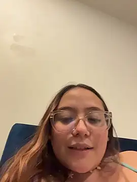 Snapshot of Red_Lola_ chatting on December 15, 2025, 1:00 am Red Lola online show from December 15, 2025, 1:00 am