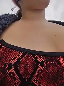 BiancaLuxor  online show from November 27, 2025, 8:09 pm