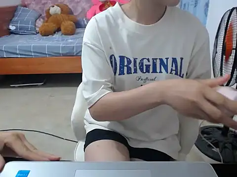 Lyna 207 online show from October 20, 2025, 1:55 pm