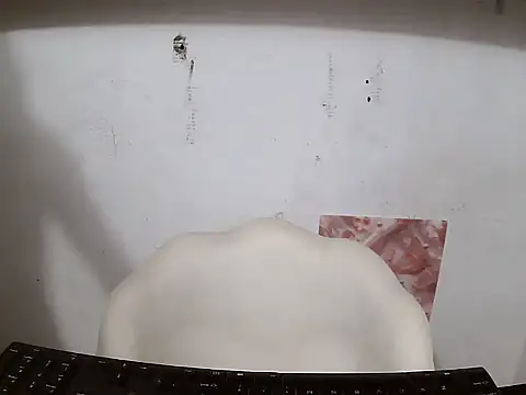 Lyna 207 online show from November 6, 2025, 5:06 pm